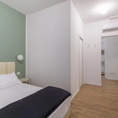 Affittacamere Re Di Roma Luciano Guest House 2