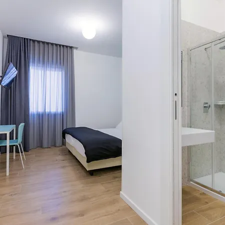 Re Di Roma Luciano Guest House 2 Affittacamere 3*